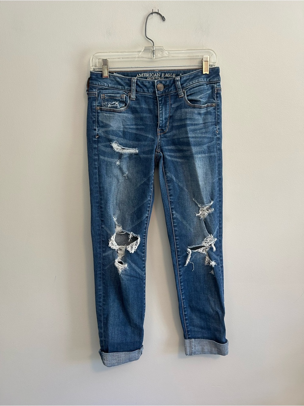 American Eagle Outfitters 4 medium wash Distressed denim skinny Jeans